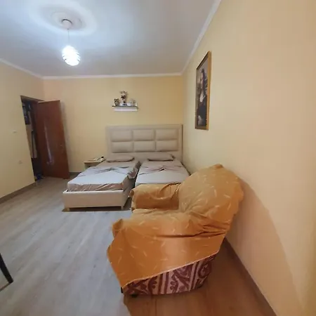 Mona'S Apartments Sarande Room photo