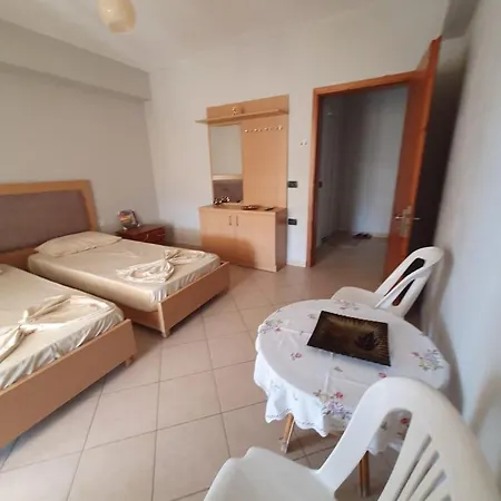 Mona'S Apartments Sarande Room photo