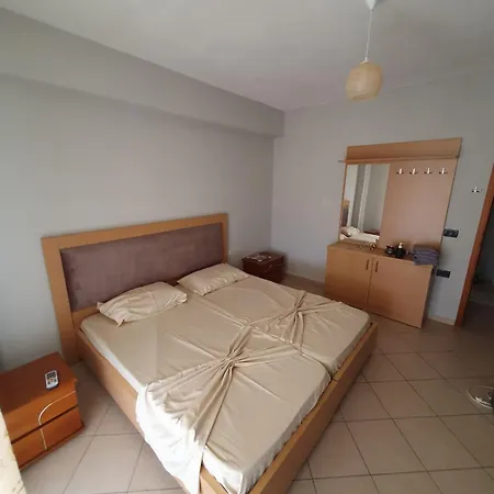 Mona'S Apartments Sarande Room photo